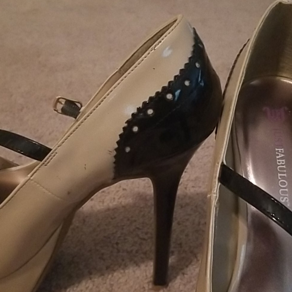 Shoes - Picture 3 of 4